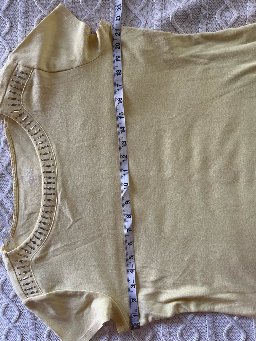 Butter Cream Yellow Short Sleeve Top with Neckline Detail Size XL - Picture 11 of 11
